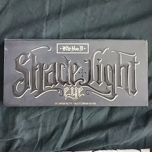 KAT VON D SHADE AND LIGHT EYESHADOW PALETTE